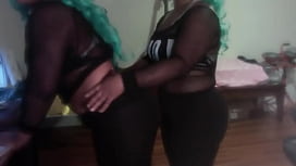 Bbw black mother and daughter dildo