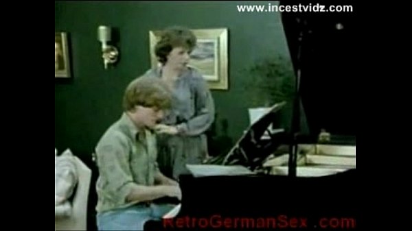Vintage son fuck unsatisfied mom for sex scene